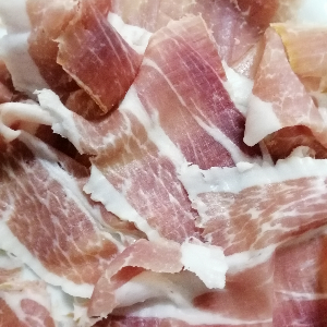 Prosciutto al coltello con bufala campana